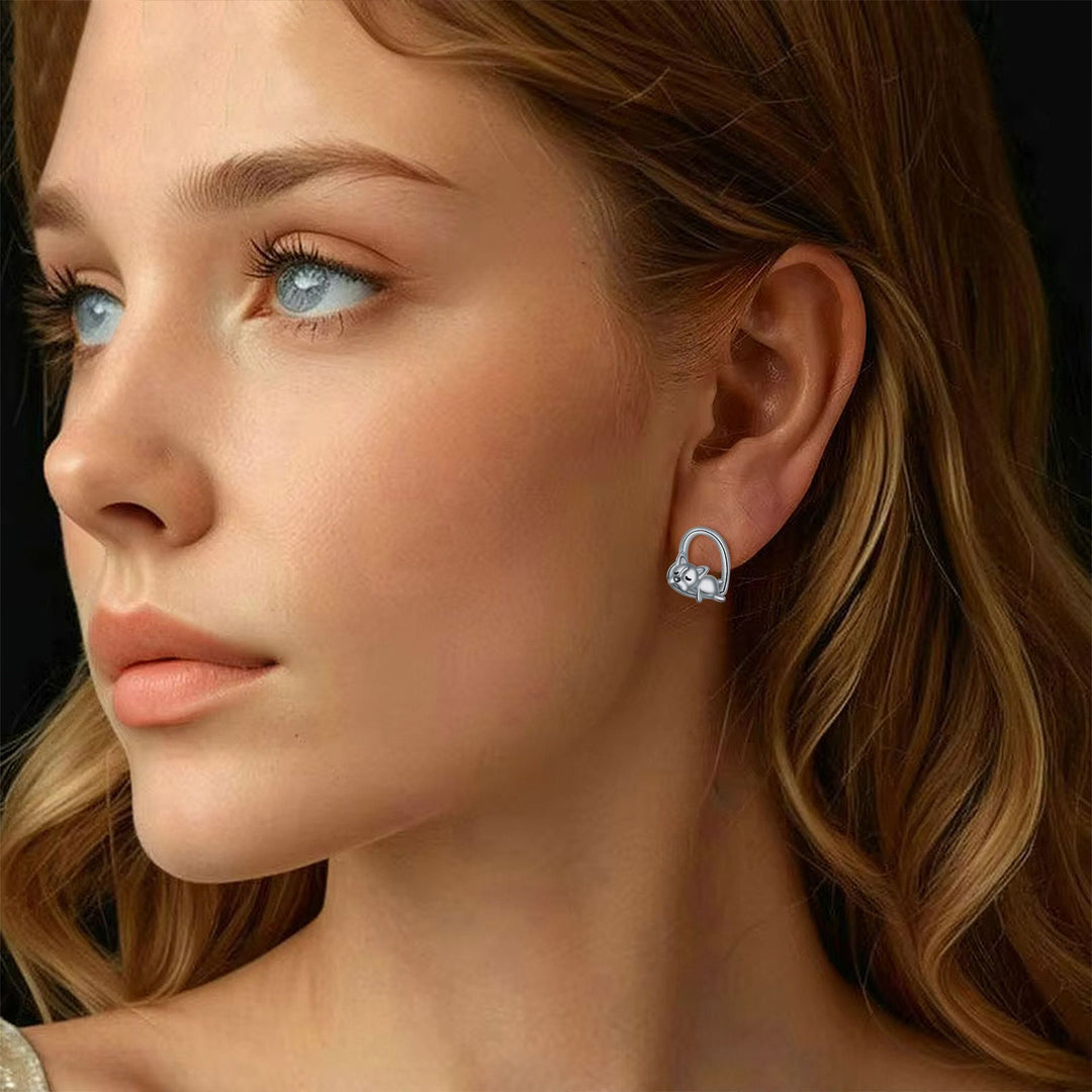 Brincos de Cachorrinho Dormindo em Prata de Lei