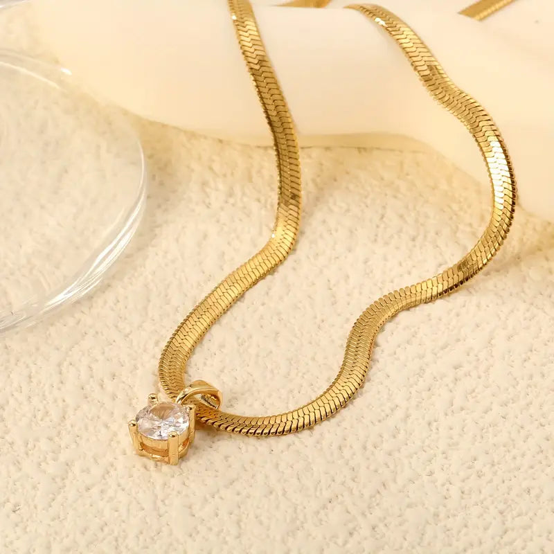 Colar elegante de strass com pendente | Dourado